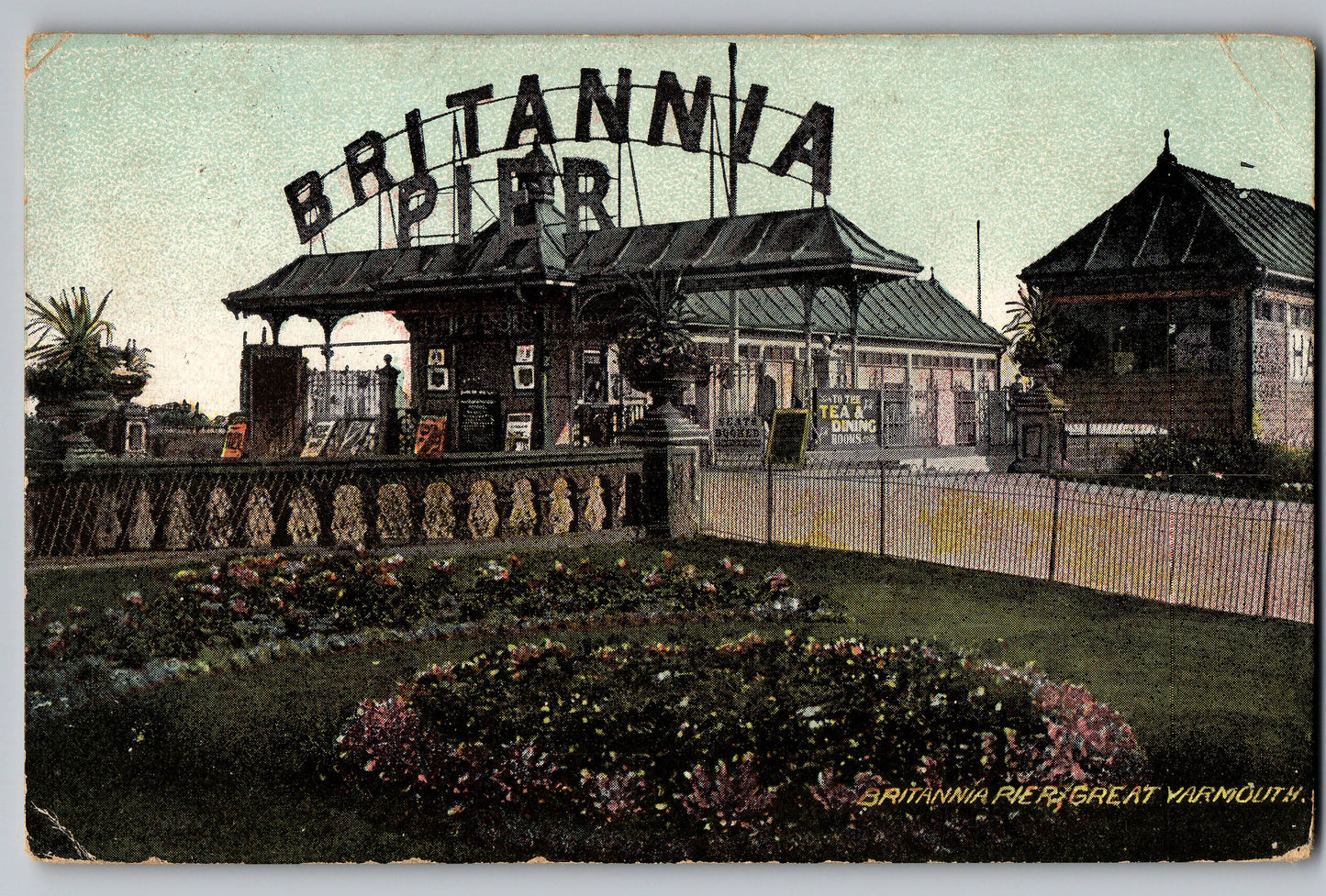 Britannia Pier Great Yarmouth old vintage postcard 1907