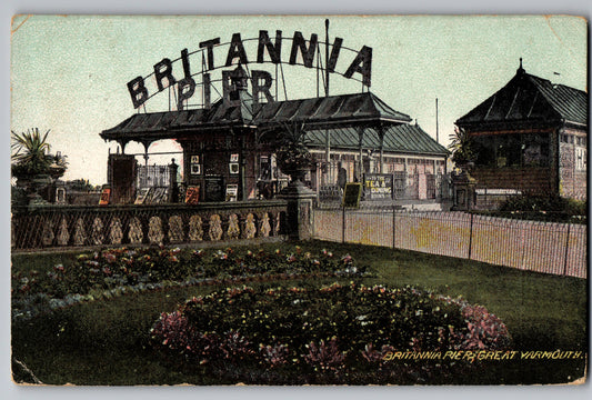 Britannia Pier Great Yarmouth old vintage postcard 1907