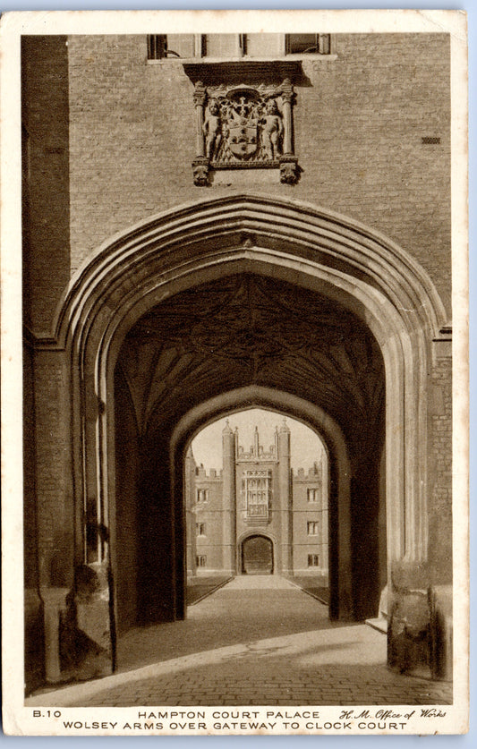 Hampton Court Palace Wolsey Arms over Gateway to Clock Court old postcard