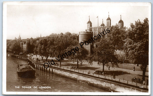 The Tower Of London 1937 old postcard